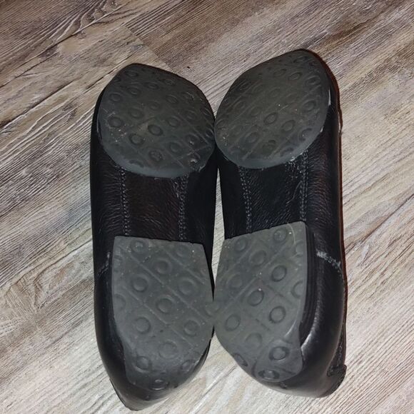 Women's Bare Traps Adana Black Leather Faux Fur Slip On Shoes Loafers  Sz 8.5 - Picture 7 of 8